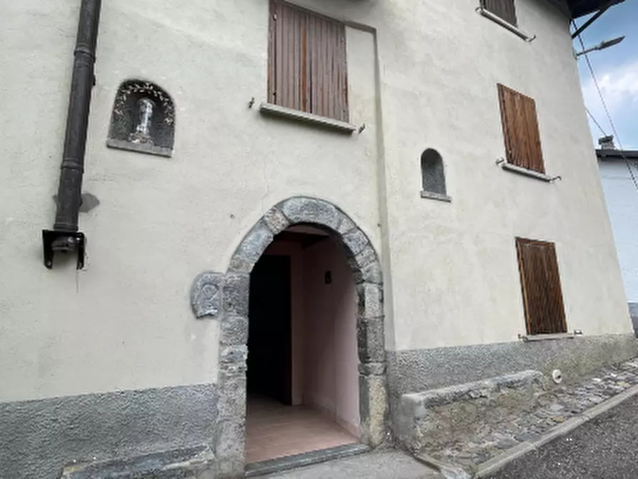 Immagine 1 di Appartamento in vendita  in Via San Vincenzo a Vedeseta