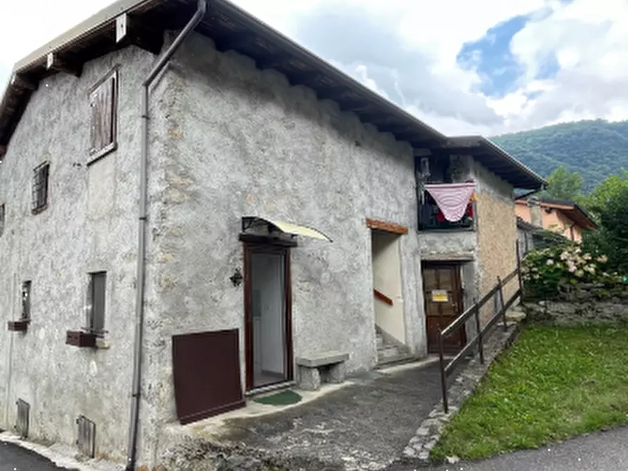 Immagine 5 di Appartamento in vendita  in Via San Vincenzo a Vedeseta