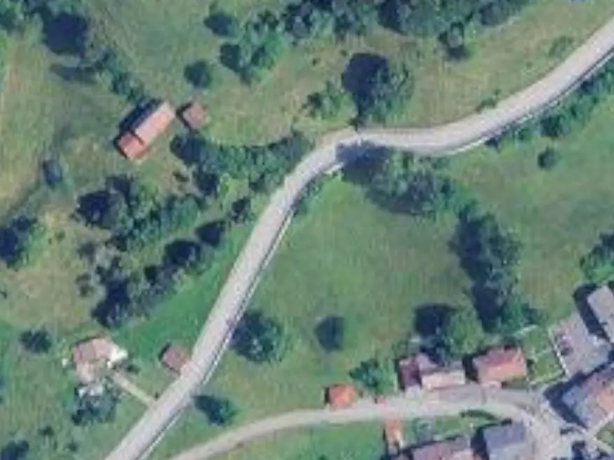 Immagine 15 di Appartamento in vendita  in Via San Vincenzo a Vedeseta