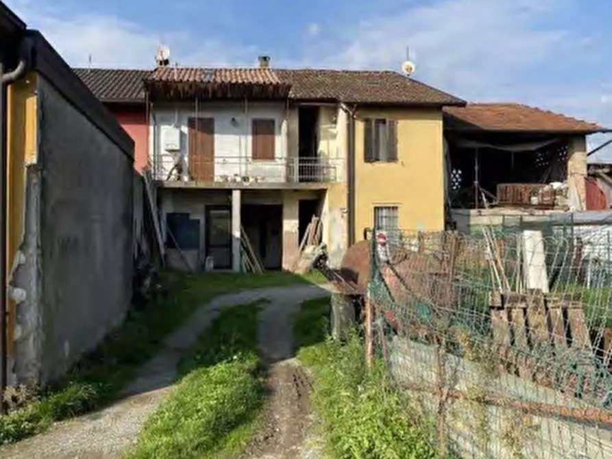 Immagine 1 di Porzione di casa in vendita  in Via Calvenzano a Treviglio