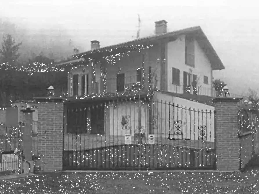 Immagine 2 di Villa in vendita  in Via Don Giovanni Biancotti  a Castelnuovo Don Bosco