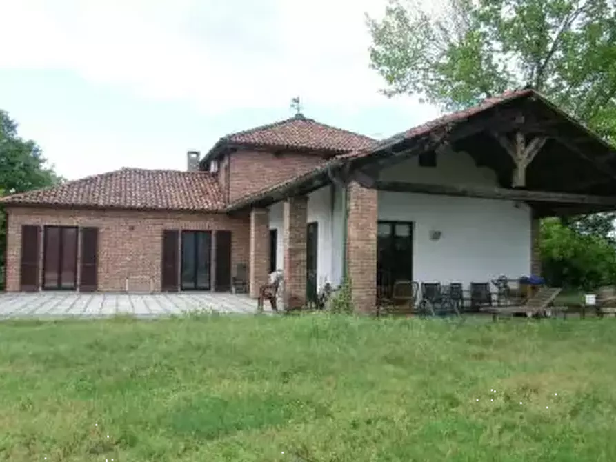 Immagine 1 di Villa in vendita  in Frazione Casabianca a Asti