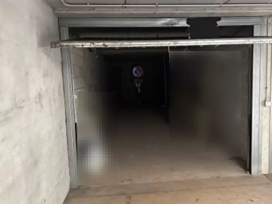 Immagine 2 di Garage in vendita  in Via Peter Paul Rubens a Brembate Di Sopra