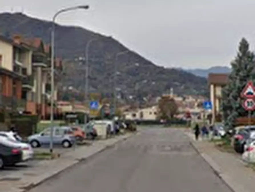 Immagine 6 di Garage in vendita  in Via Peter Paul Rubens a Brembate Di Sopra