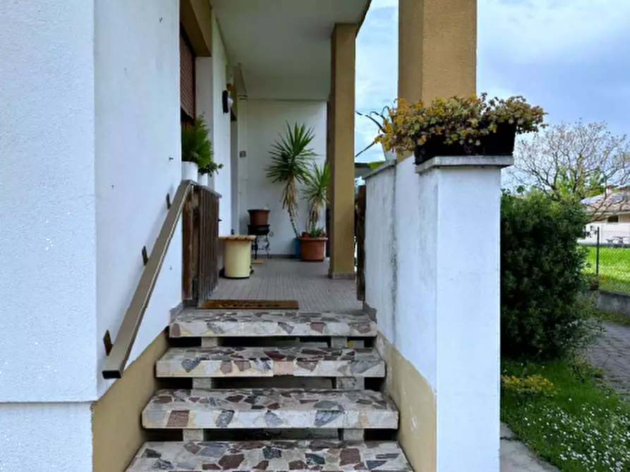 Immagine 5 di Appartamento in vendita  in Via Sclavons a Cordenons