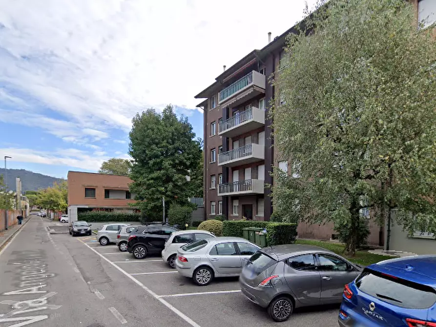 Immagine 17 di Appartamento in vendita  in Via Angelo Pinetti a Bergamo