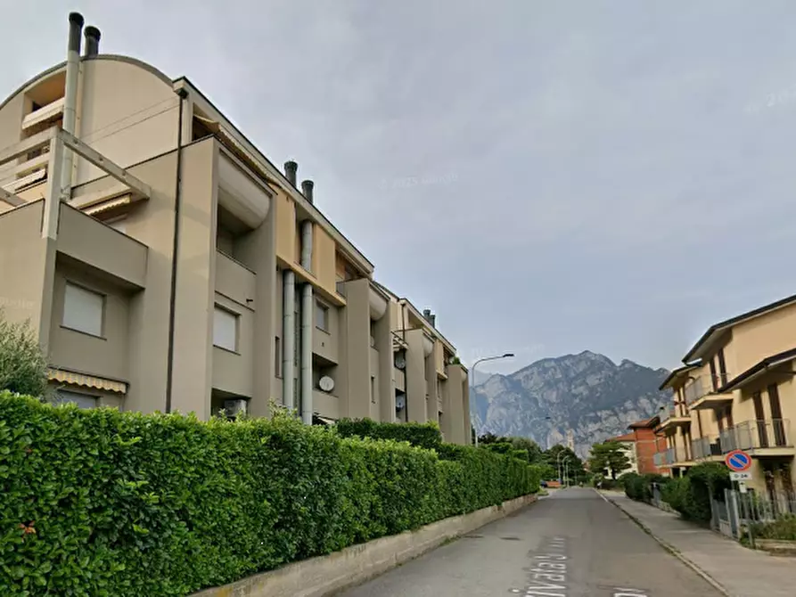 Immagine 15 di Appartamento in vendita  in Via Raffaele Casnedi  a Valmadrera