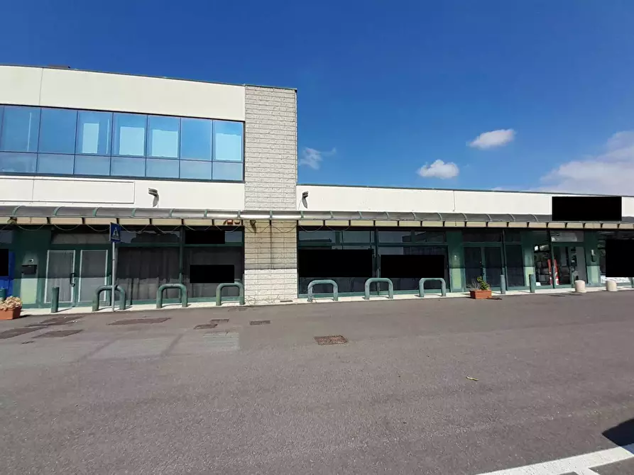 Immagine 4 di Negozio in vendita  in Via Europa a Occhiobello