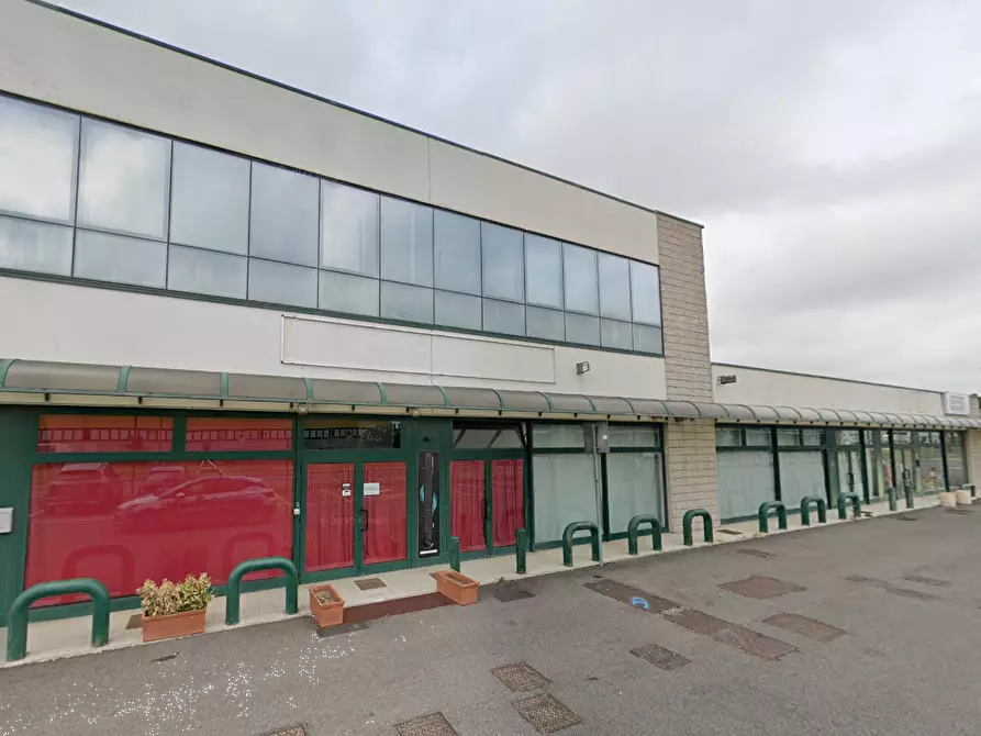 Immagine 5 di Negozio in vendita  in Via Europa a Occhiobello