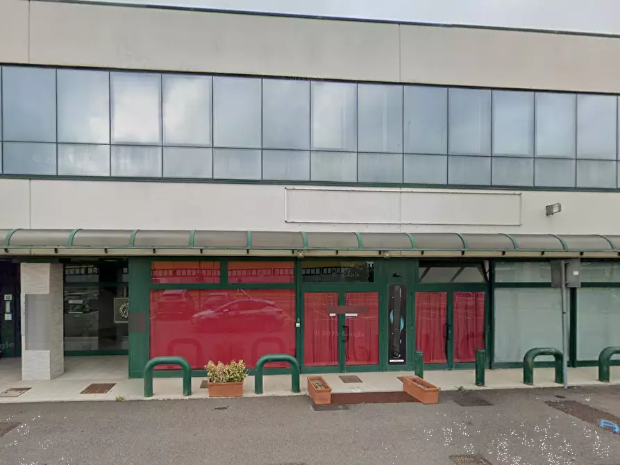 Immagine 6 di Negozio in vendita  in Via Europa a Occhiobello