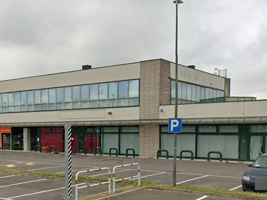 Immagine 7 di Negozio in vendita  in Via Europa a Occhiobello