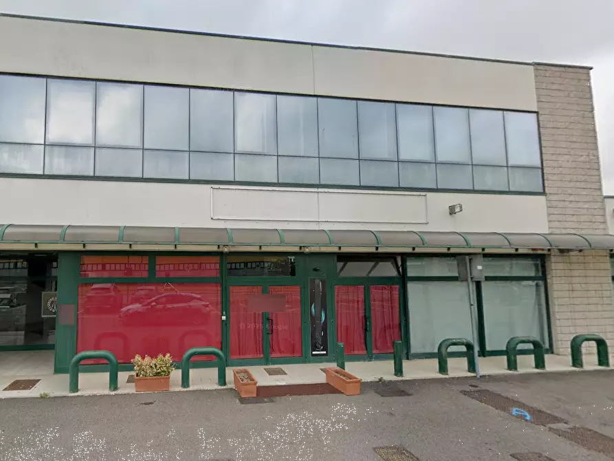 Immagine 8 di Negozio in vendita  in Via Europa a Occhiobello