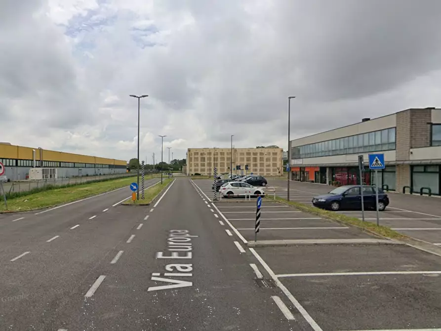 Immagine 9 di Negozio in vendita  in Via Europa a Occhiobello