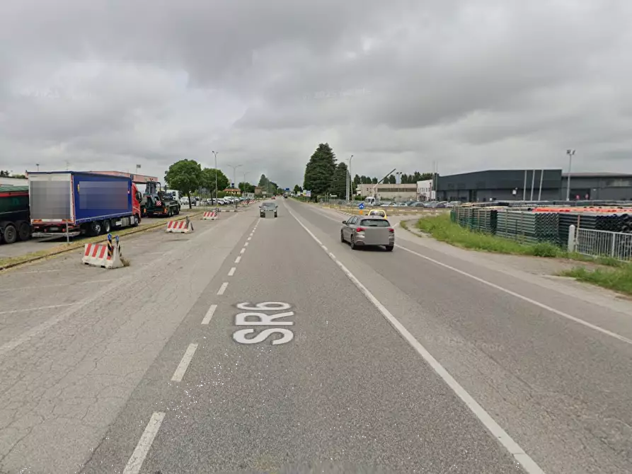 Immagine 13 di Negozio in vendita  in Via Europa a Occhiobello