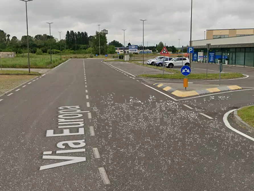 Immagine 14 di Negozio in vendita  in Via Europa a Occhiobello