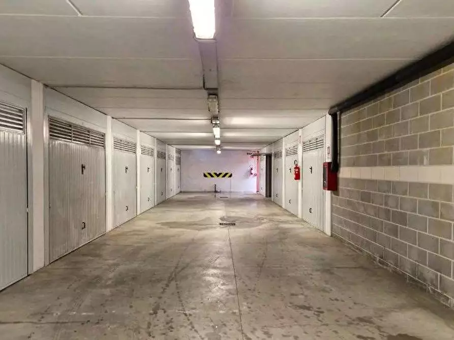 Immagine 1 di Garage in vendita  in Riviera Giacomo Matteotti a Badia Polesine