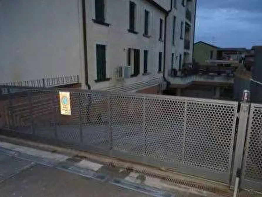 Immagine 2 di Garage in vendita  in Riviera Giacomo Matteotti a Badia Polesine