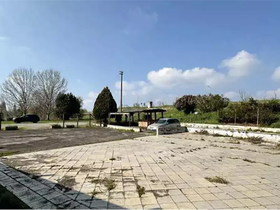 Immagine 6 di Negozio in vendita  in Via Marchi a Taglio Di Po