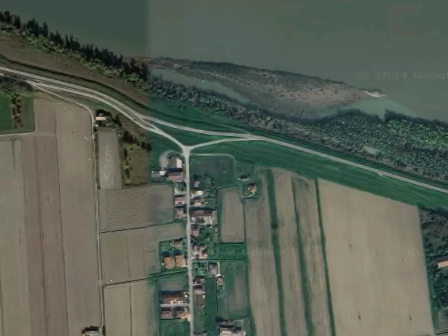 Immagine 13 di Negozio in vendita  in Via Marchi a Taglio Di Po