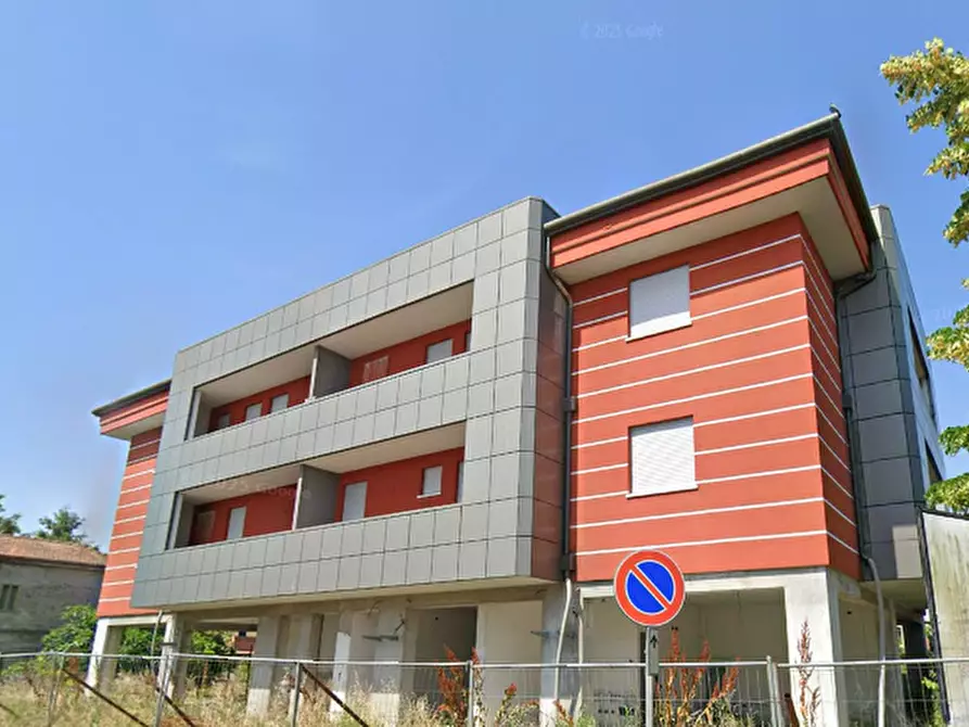 Immagine 1 di Stabile in vendita  in Via Guglielmo Marconi  a Porto Viro