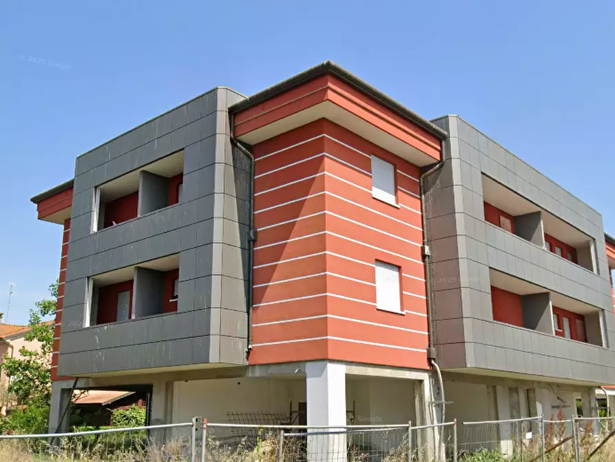 Immagine 6 di Stabile in vendita  in Via Guglielmo Marconi  a Porto Viro