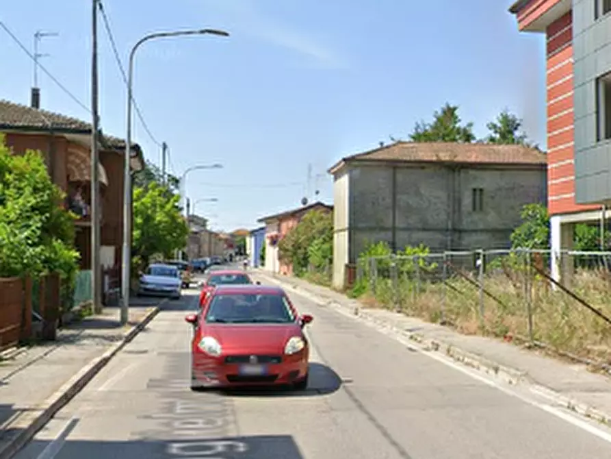 Immagine 11 di Stabile in vendita  in Via Guglielmo Marconi  a Porto Viro