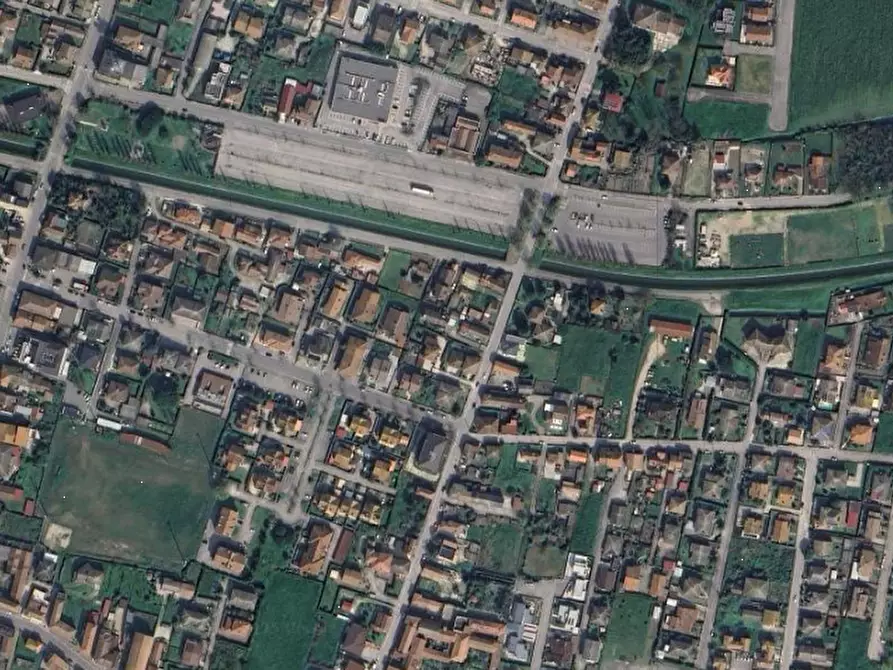 Immagine 16 di Stabile in vendita  in Via Guglielmo Marconi  a Porto Viro