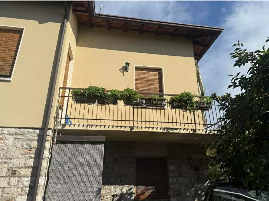 Immagine 5 di Casa bifamiliare in vendita  in Via Panoramica a Gardone Riviera