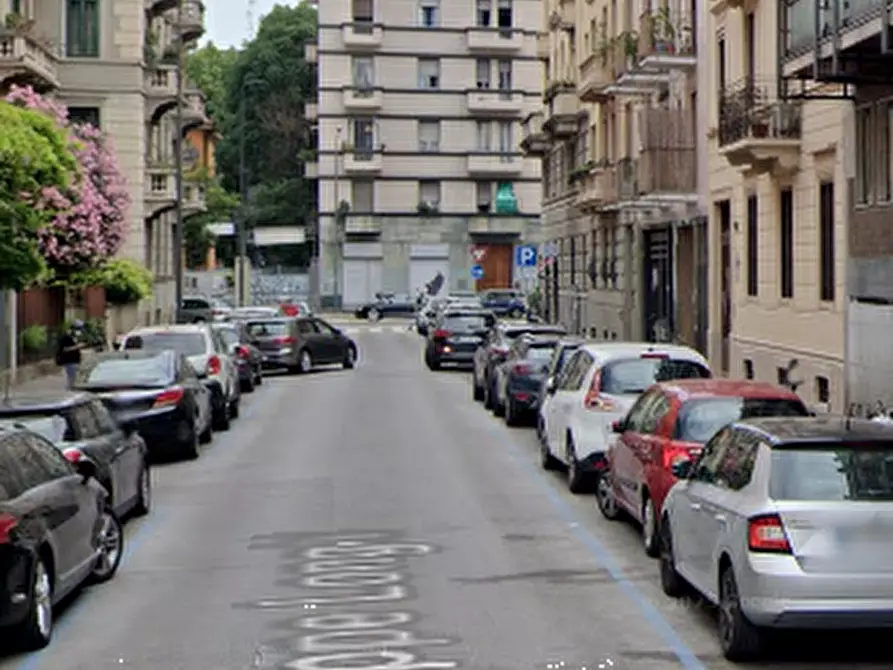 Immagine 14 di Appartamento in vendita  in Via Longhi  a Milano