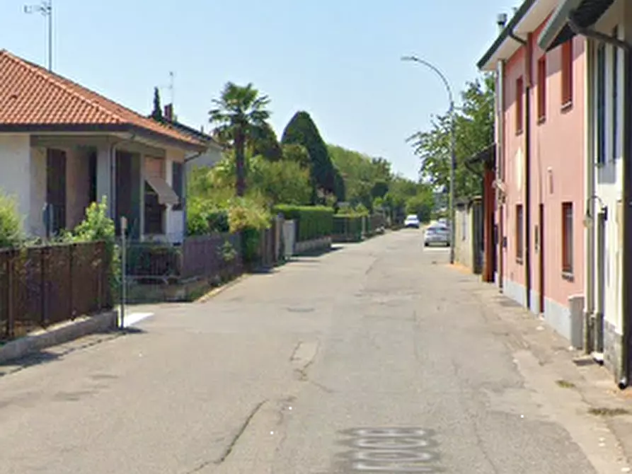 Immagine 10 di Appartamento in vendita  in Via Santa Croce a Robecco Sul Naviglio