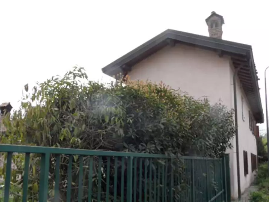 Immagine 3 di Casa indipendente in vendita  in Via dei Conti Biglia a Milano