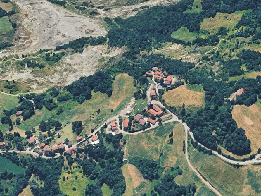 Immagine 8 di Garage in vendita  in Via Corciolano a Baiso