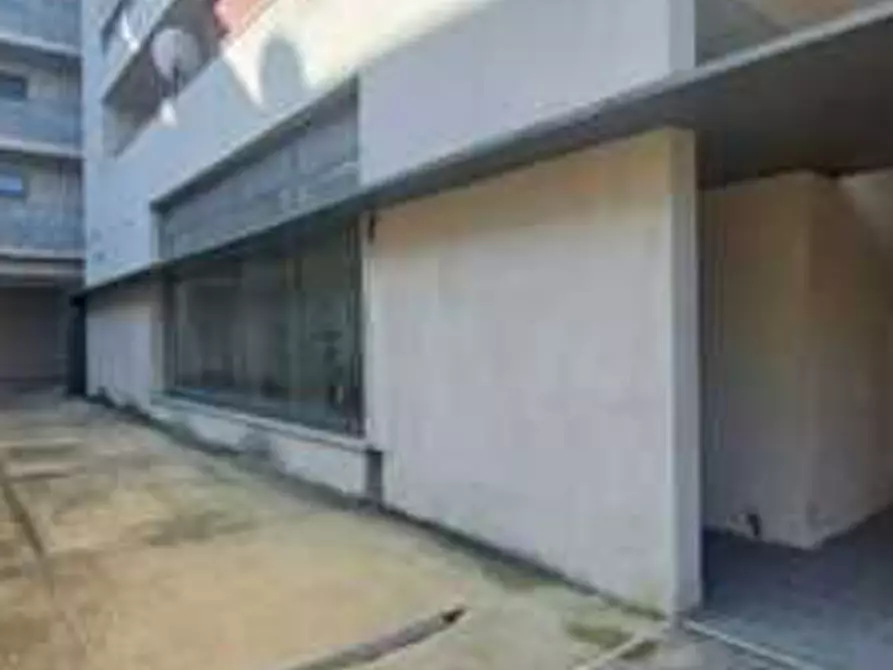 Immagine 11 di Negozio in vendita  in Corso Bazoli  a Brescia