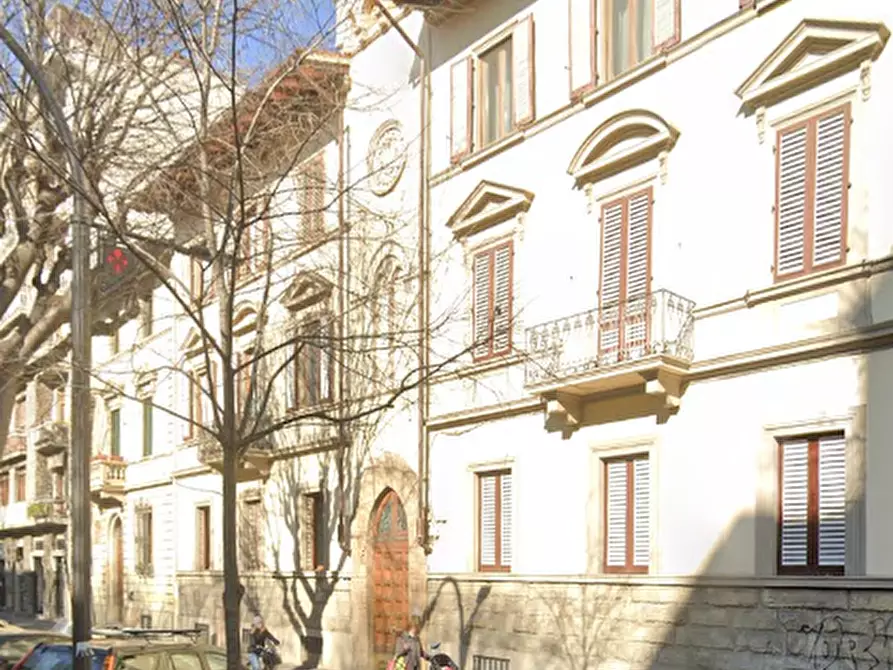 Immagine 7 di Appartamento in vendita  in Viale dei Mille a Firenze