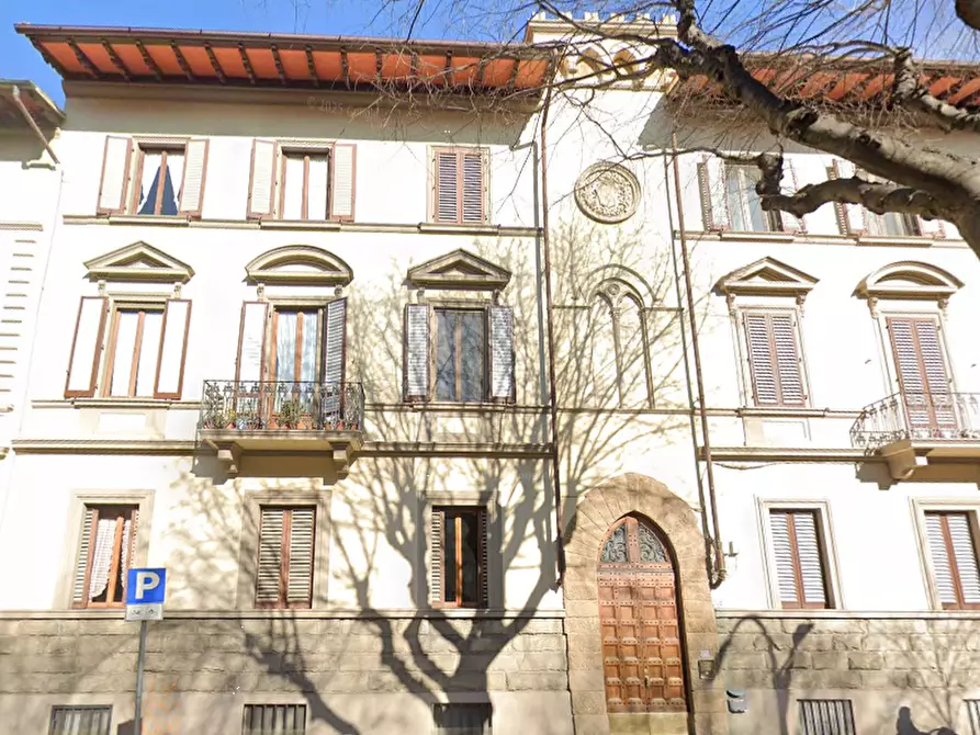 Immagine 8 di Appartamento in vendita  in Viale dei Mille a Firenze