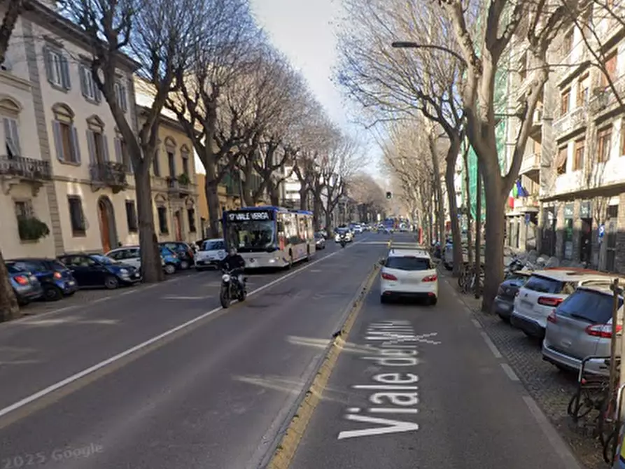 Immagine 12 di Appartamento in vendita  in Viale dei Mille a Firenze