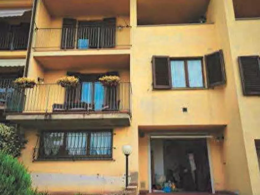 Immagine 10 di Porzione di casa in vendita  in Via delle Macine a Lastra A Signa