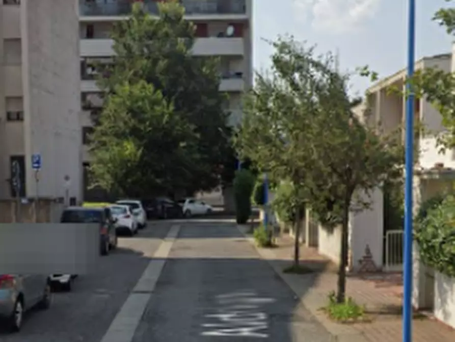 Immagine 27 di Negozio in vendita  in Corso Bazoli  a Brescia