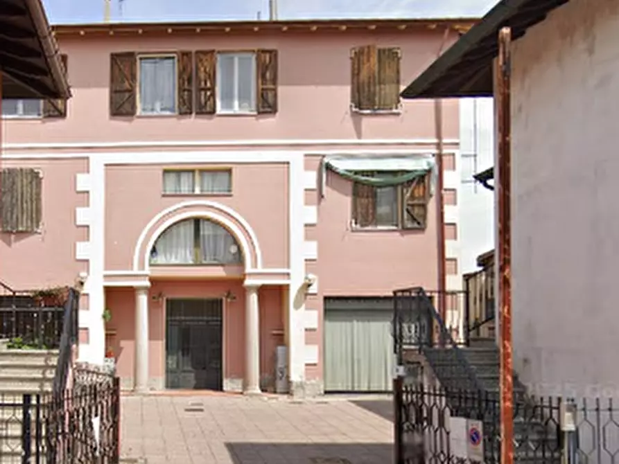 Immagine 3 di Negozio in vendita  in Via Giuseppe Mazzini  a Orio Litta