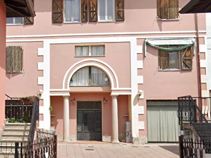 Immagine 4 di Negozio in vendita  in Via Giuseppe Mazzini  a Orio Litta