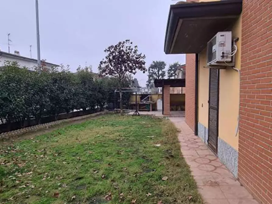 Immagine 7 di Villa in vendita  in Viale Madre Teresa di Calcutta a Caselle Lurani