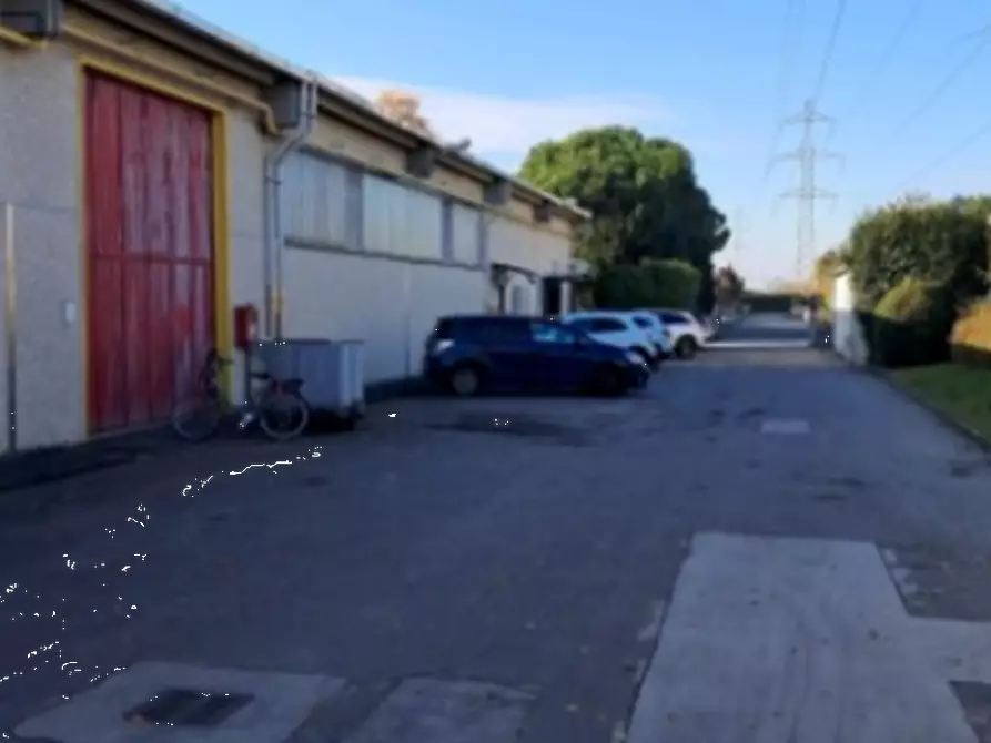 Immagine 2 di Capannone industriale in vendita  in Via Don Minzoni a Trezzo Sull'adda