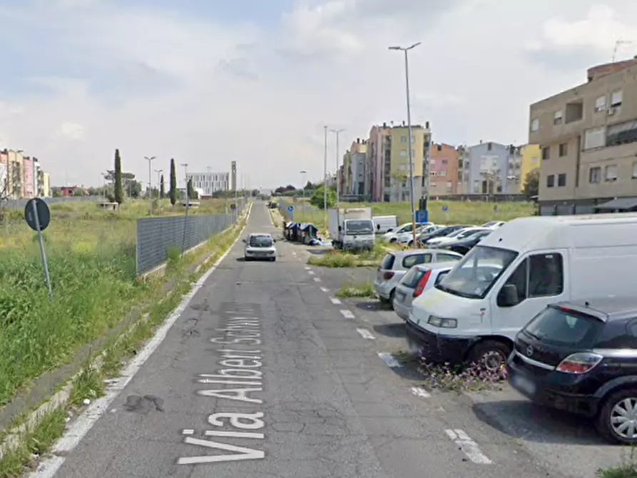 Immagine 8 di Magazzino in vendita  in Via Albert Schweitzer a Roma