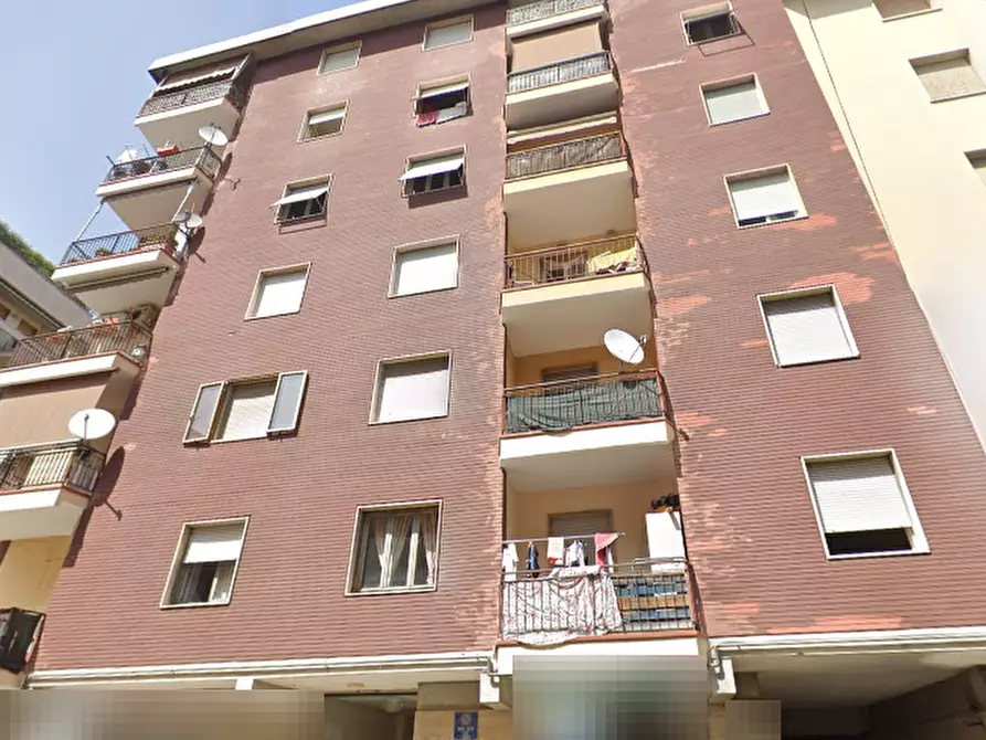 Immagine 5 di Appartamento in vendita  in Via Torino a Prato