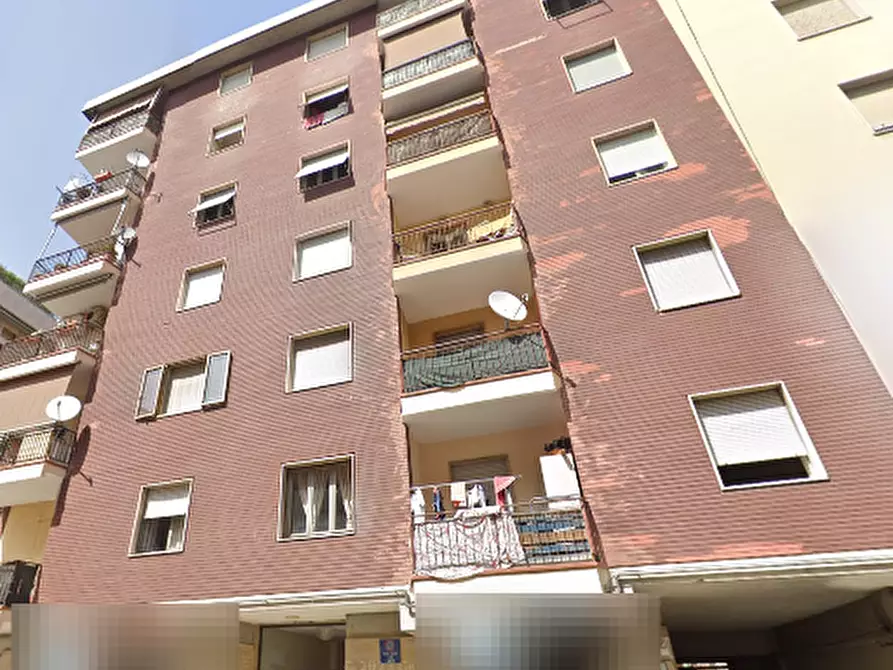 Immagine 16 di Appartamento in vendita  in Via Torino a Prato