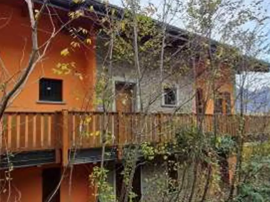 Immagine 2 di Appartamento in vendita  in Via Camarelli a San Giovanni Bianco