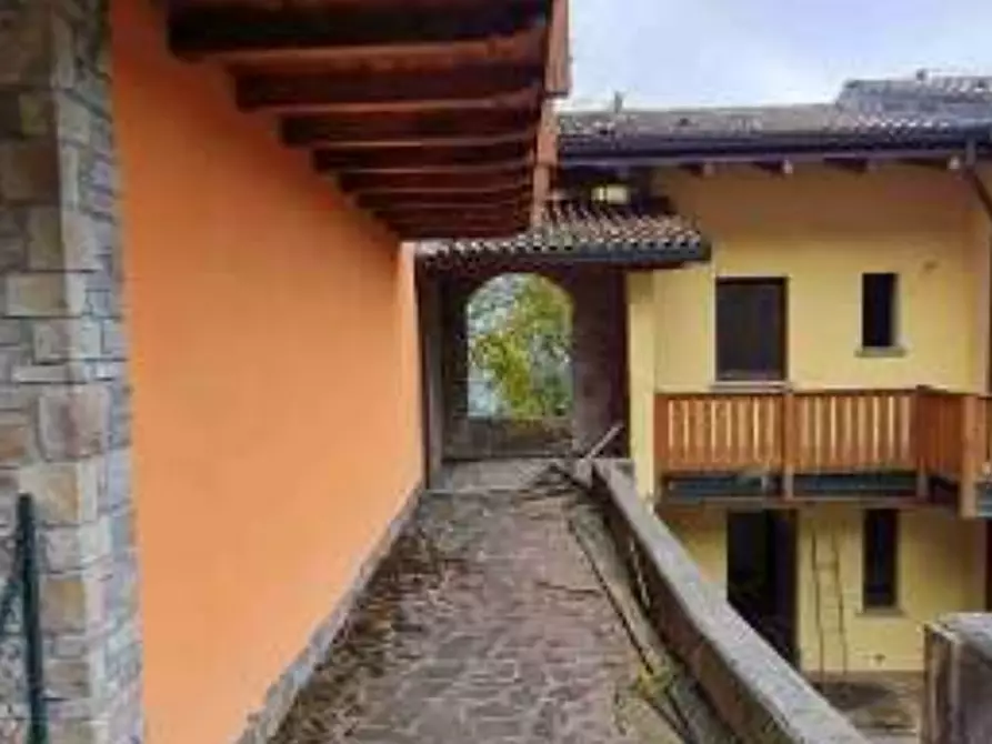 Immagine 7 di Appartamento in vendita  in Via Camarelli a San Giovanni Bianco