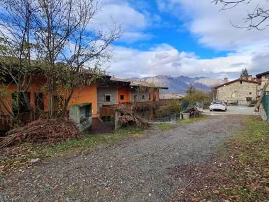 Immagine 3 di Appartamento in vendita  in Via Camarelli a San Giovanni Bianco