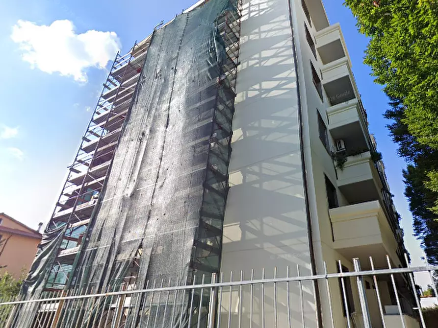 Immagine 11 di Appartamento in vendita  in Via Attilio Cerutti a Prato