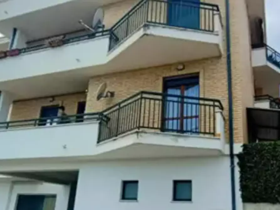 Immagine 9 di Appartamento in vendita  in Via Ugo Foscolo a Monte Urano